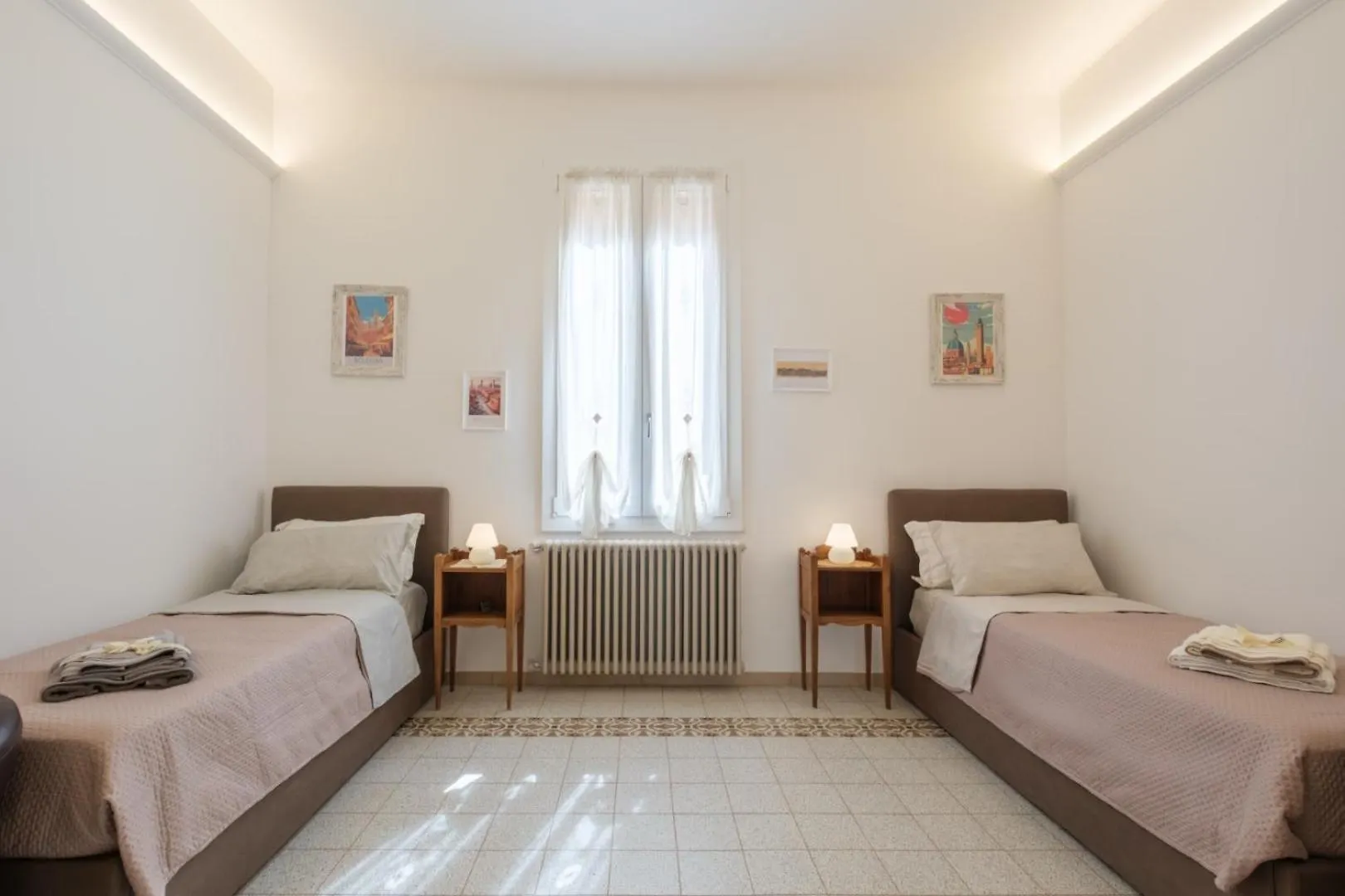 Brand New !!! Ancient Bologna Centrale Liberty Style Completely Renovated 2025 شقة