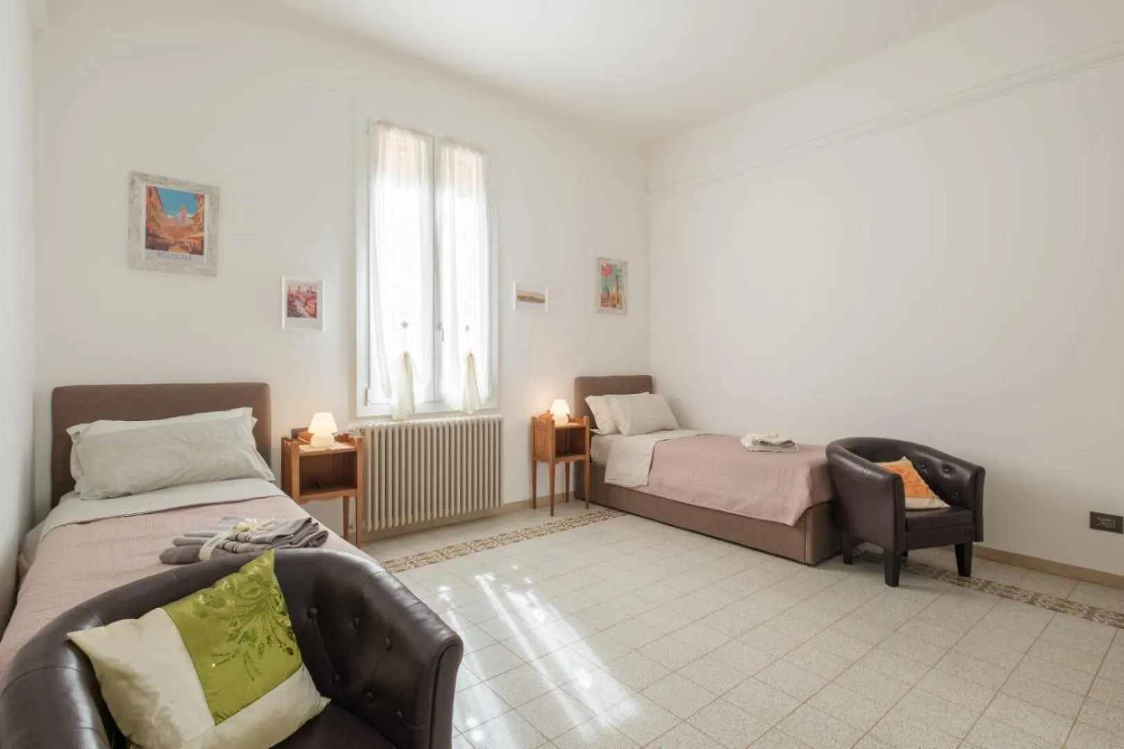 Brand New !!! Ancient Bologna Centrale Liberty Style Completely Renovated 2025 شقة