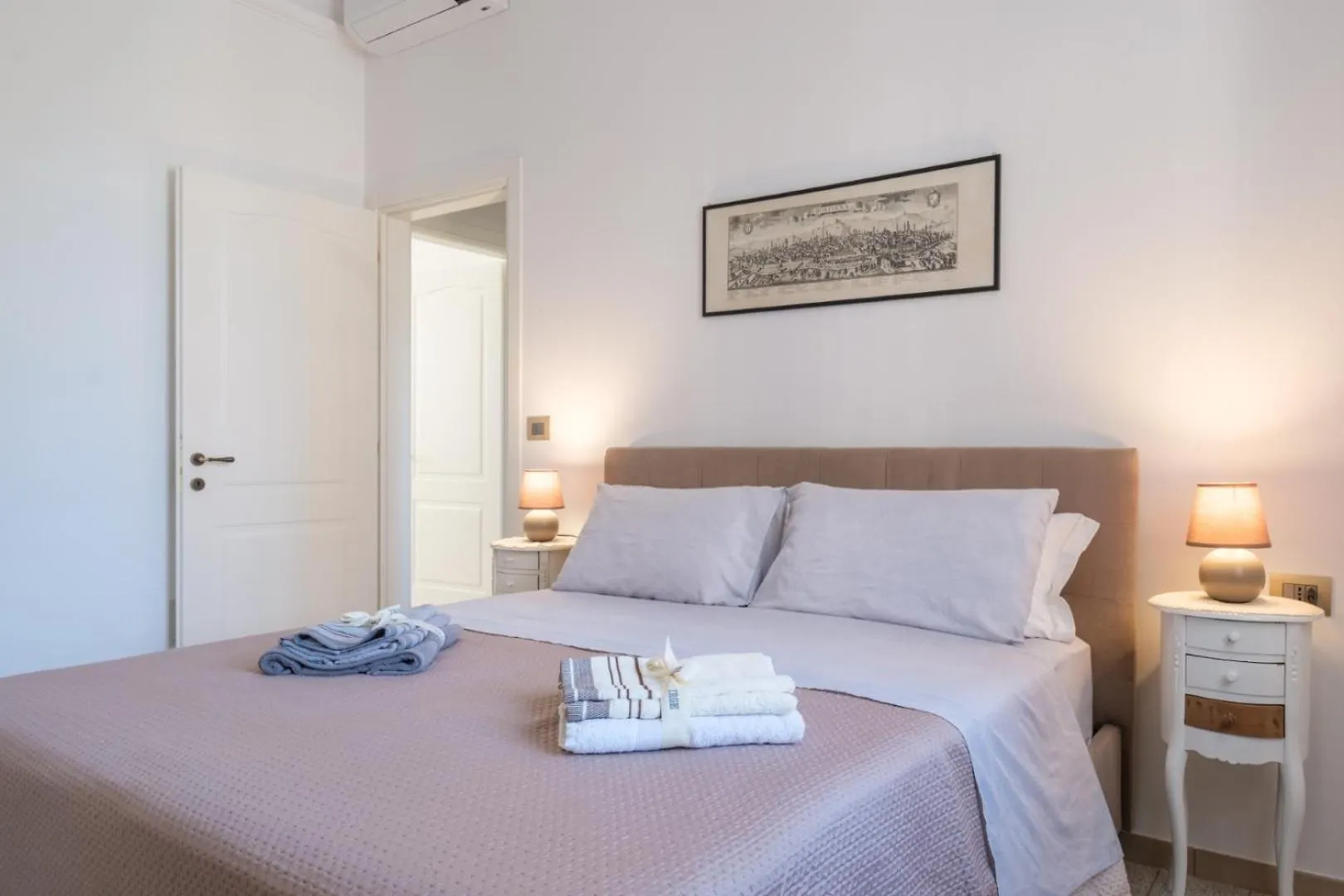 Brand New !!! Ancient Bologna Centrale Liberty Style Completely Renovated 2025 Apartamento